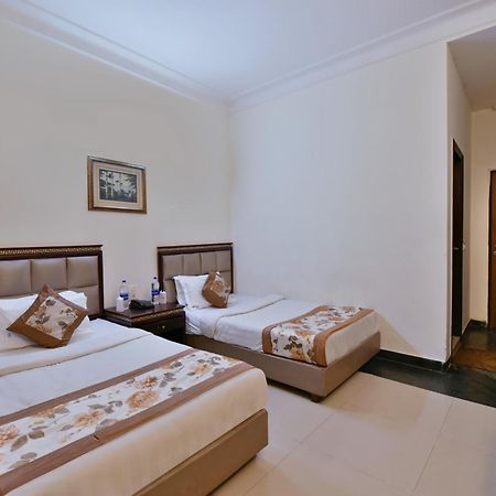 Hotel Family Spot Neu-Delhi Exterior foto