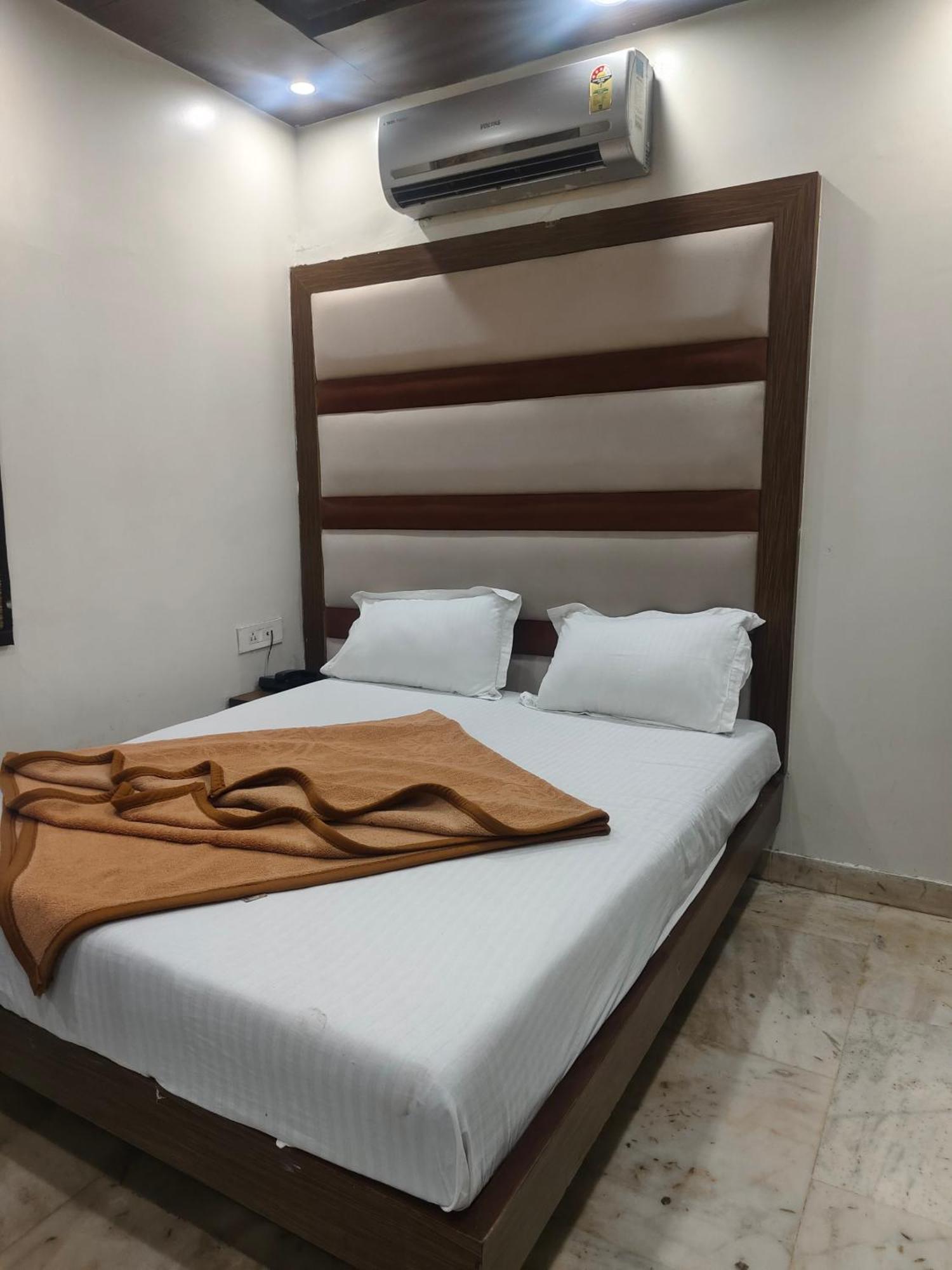 Hotel Family Spot Neu-Delhi Exterior foto